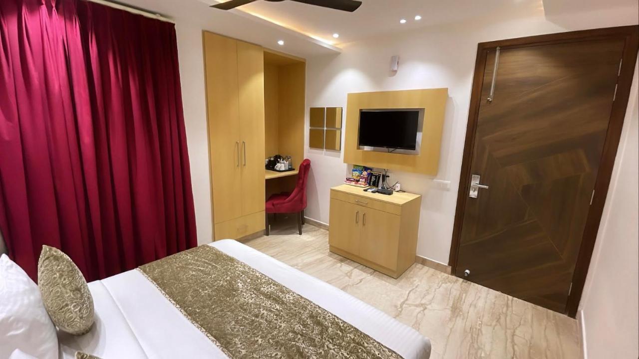 Hotel Malbork Inn Rajouri Garden Delhi - Couple Friendly Local Ids Accepted Νέο Δελχί Εξωτερικό φωτογραφία