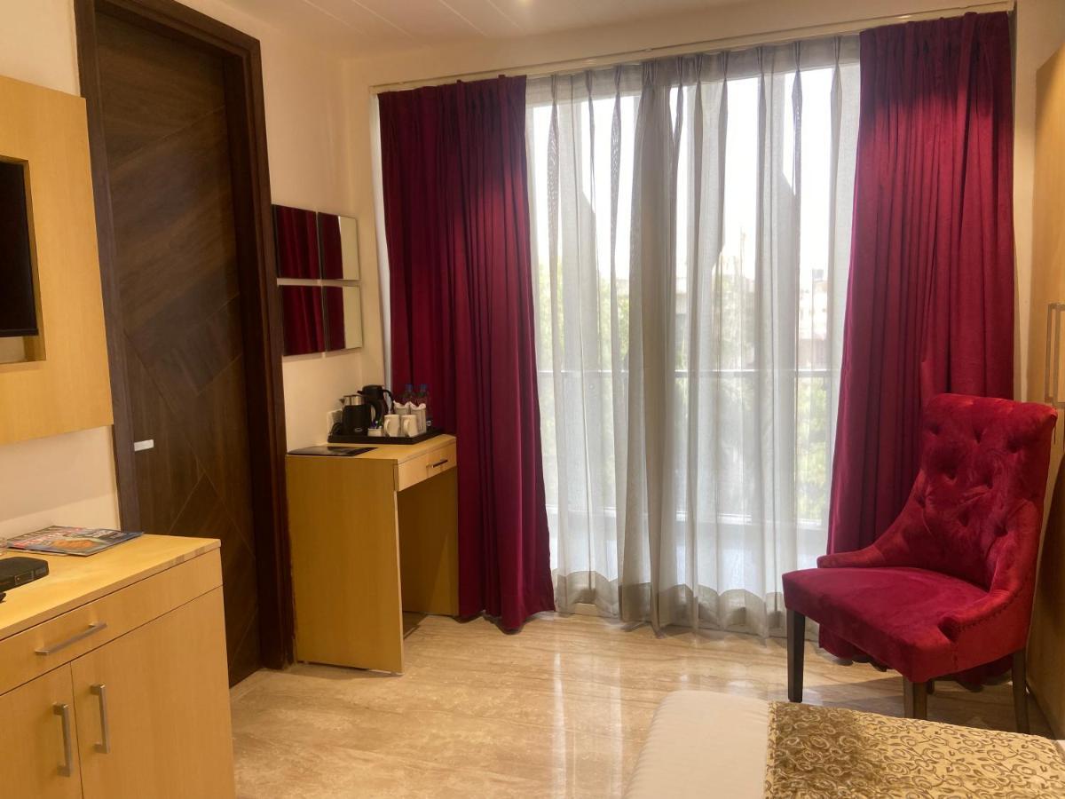 Hotel Malbork Inn Rajouri Garden Delhi - Couple Friendly Local Ids Accepted Νέο Δελχί Εξωτερικό φωτογραφία