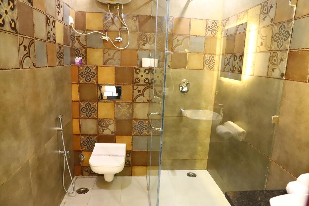 Hotel Malbork Inn Rajouri Garden Delhi - Couple Friendly Local Ids Accepted Νέο Δελχί Εξωτερικό φωτογραφία